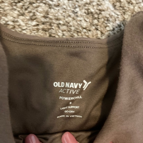 Old navy active tank top - Picture 3 of 3